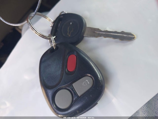 2000 Chevrolet Silverado 1500 Ls მანქანა იყიდება აუქციონზე, vin: 1GCEK14TXYE358909, აუქციონის ნომერი: 45913870
