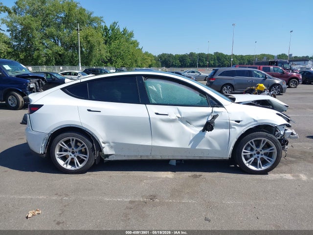 Продажа на аукционе авто 2023 Tesla Model Y Awd/long Range Dual Motor All-wheel Drive, vin: 7SAYGDEE5PA060894, номер лота: 45913901