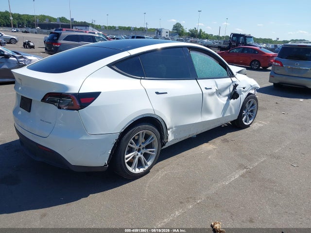 Продажа на аукционе авто 2023 Tesla Model Y Awd/long Range Dual Motor All-wheel Drive, vin: 7SAYGDEE5PA060894, номер лота: 45913901