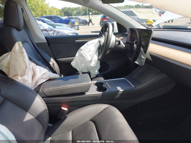 Продажа на аукционе авто 2023 Tesla Model Y Awd/long Range Dual Motor All-wheel Drive, vin: 7SAYGDEE5PA060894, номер лота: 45913901