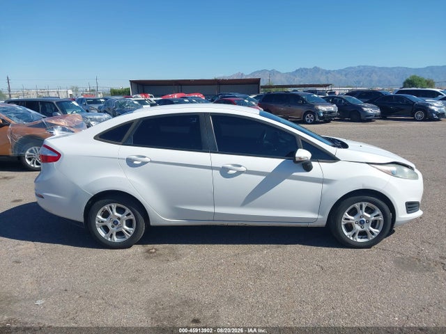 3FADP4BJ9FM211381 Ford FIESTA SE