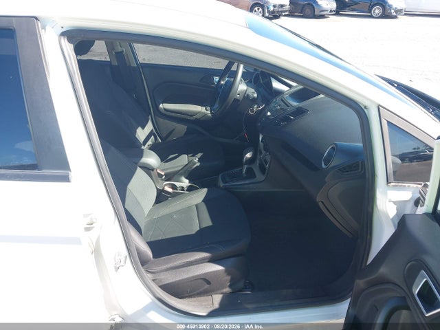 3FADP4BJ9FM211381 Ford FIESTA SE