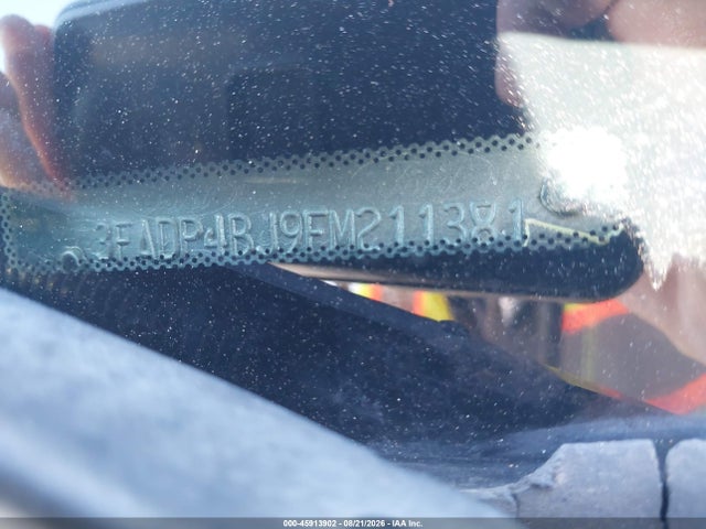 3FADP4BJ9FM211381 Ford FIESTA SE