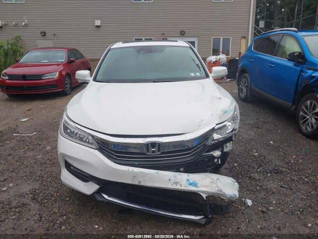 Продажа на аукционе авто 2016 Honda Accord Touring, vin: 1HGCR3F97GA027583, номер лота: 45913990