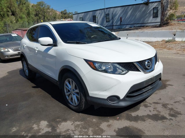 Nissan Rogue Sport S 2017 JN1BJ1CRXHW133253 головне зображення