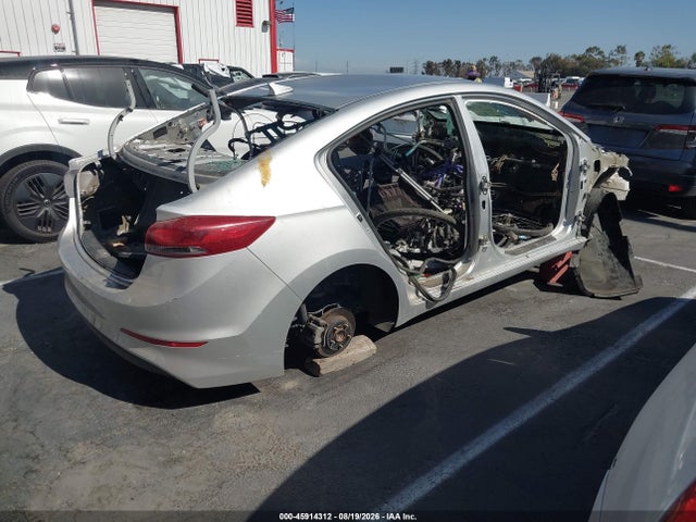 Hyundai ELANTRA SEL 2018 5NPD84LF0JH220261 Image 4