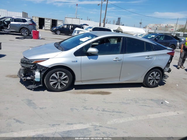 Toyota Prius Prime Premium 2017 JTDKARFP8H3060102 Image 15