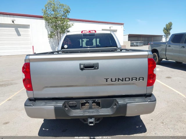 5TFRY5F18KX248438 Toyota Tundra Sr5 5.7l V8