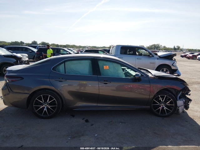 2021 Toyota Camry Se მანქანა იყიდება აუქციონზე, vin: 4T1G11AK7MU555927, აუქციონის ნომერი: 45914537