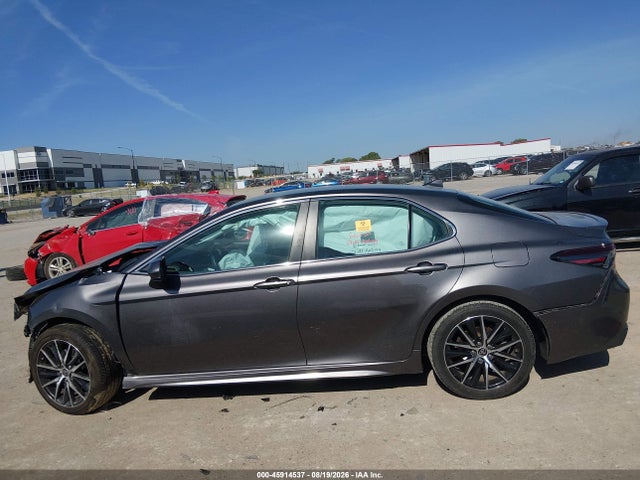 2021 Toyota Camry Se მანქანა იყიდება აუქციონზე, vin: 4T1G11AK7MU555927, აუქციონის ნომერი: 45914537