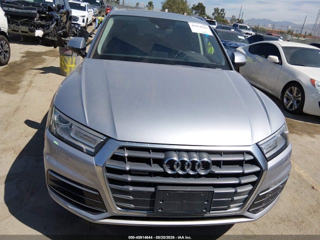 WA1ANAFY8J2077000 Audi Q5 2.0t Premium/2.0t Tech Premium