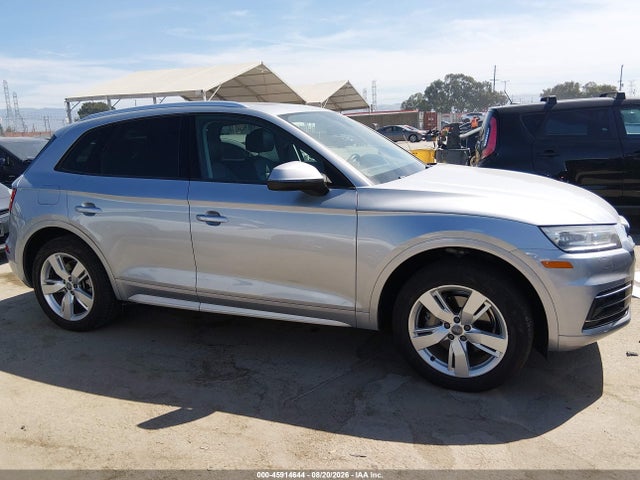 WA1ANAFY8J2077000 Audi Q5 2.0t Premium/2.0t Tech Premium