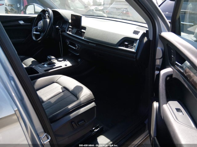 WA1ANAFY8J2077000 Audi Q5 2.0t Premium/2.0t Tech Premium