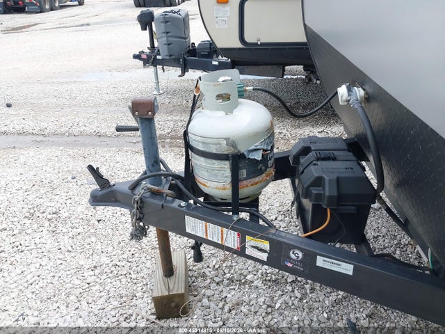 Продаж на аукціоні авто 2019 Forest River Cherokee Wolf Pup 18rjb Toyhauler Travel Trailer, vin: 5ZT2CKGC5KY003085, номер лоту: 45914815