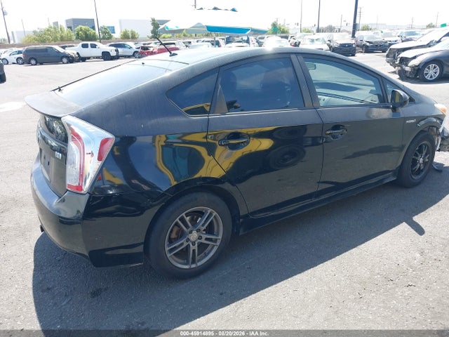 Toyota Prius Two 2014 JTDKN3DUXE1741153 Image 13
