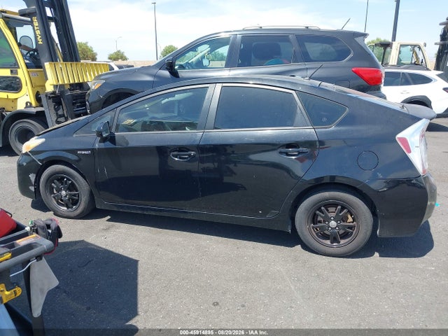 Toyota Prius Two 2014 JTDKN3DUXE1741153 Image 14
