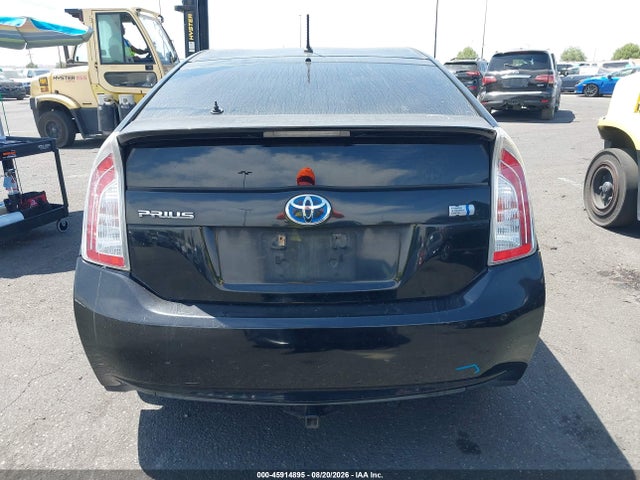 Toyota Prius Two 2014 JTDKN3DUXE1741153 Image 16