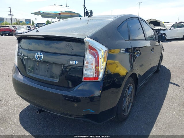 Toyota Prius Two 2014 JTDKN3DUXE1741153 Image 4