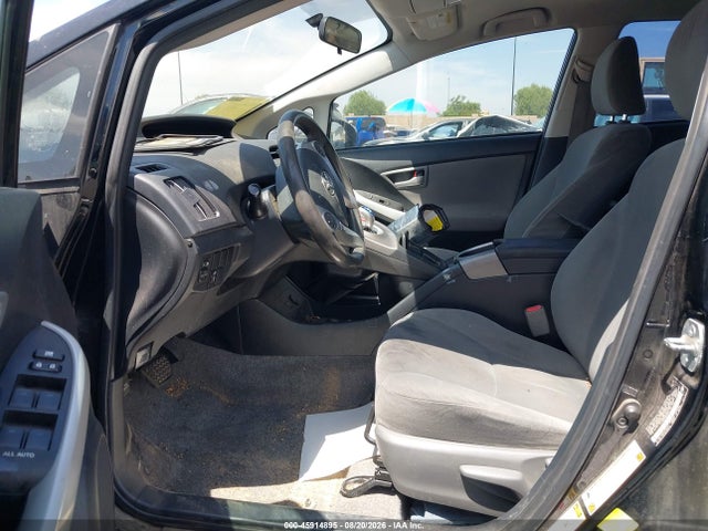 Toyota Prius Two 2014 JTDKN3DUXE1741153 Image 5