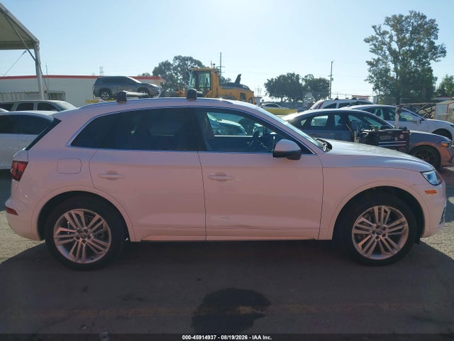 WA1BNAFY9K2053245 Audi Q5 45 Premium