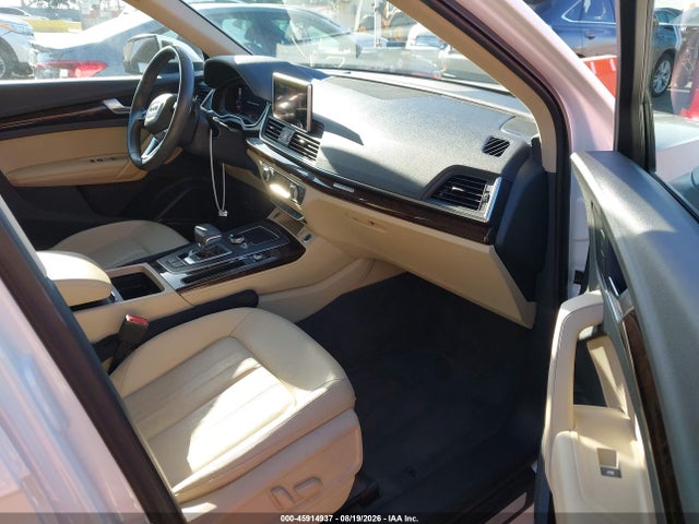 WA1BNAFY9K2053245 Audi Q5 45 Premium
