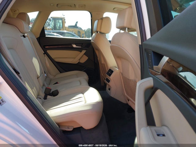 WA1BNAFY9K2053245 Audi Q5 45 Premium