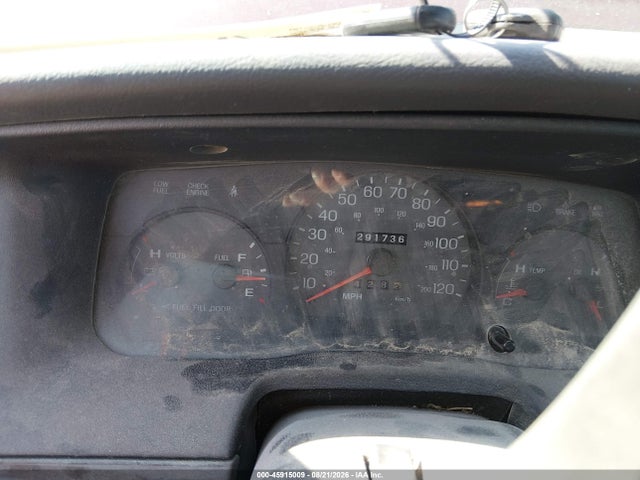 Продаж на аукціоні авто 2004 Ford Crown Victoria Lx, vin: 2FDHP74WX4X168220, номер лоту: 45915009