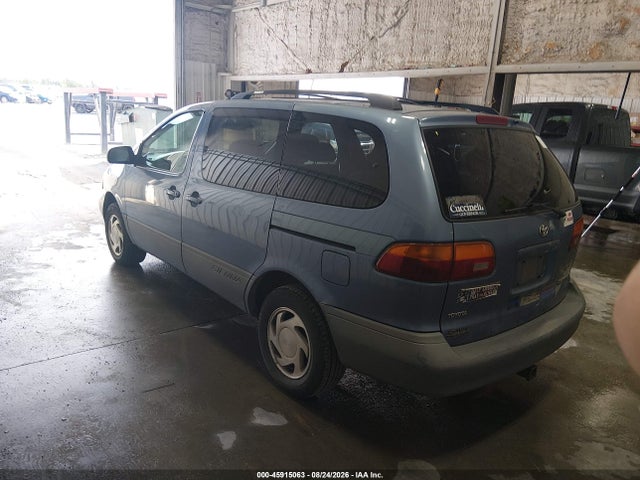 2000 Toyota Sienna Le მანქანა იყიდება აუქციონზე, vin: 4T3ZF13C5YU203460, აუქციონის ნომერი: 45915063