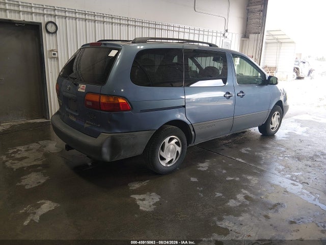 2000 Toyota Sienna Le მანქანა იყიდება აუქციონზე, vin: 4T3ZF13C5YU203460, აუქციონის ნომერი: 45915063