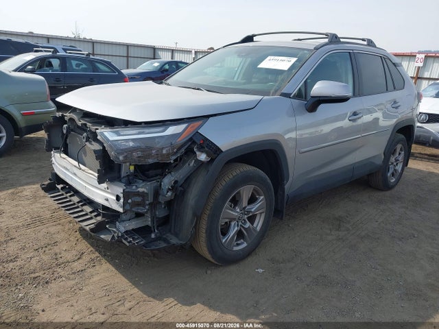 2T3P1RFV2RC484511 Toyota Rav4 Xle