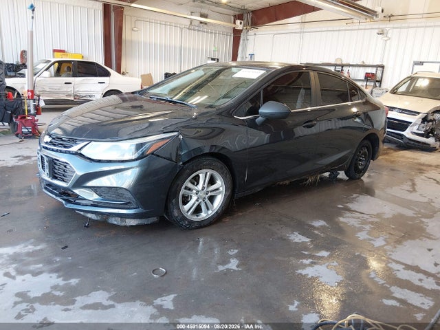 Chevrolet Cruze Lt Auto 2018 1G1BE5SM5J7153627 Image 2