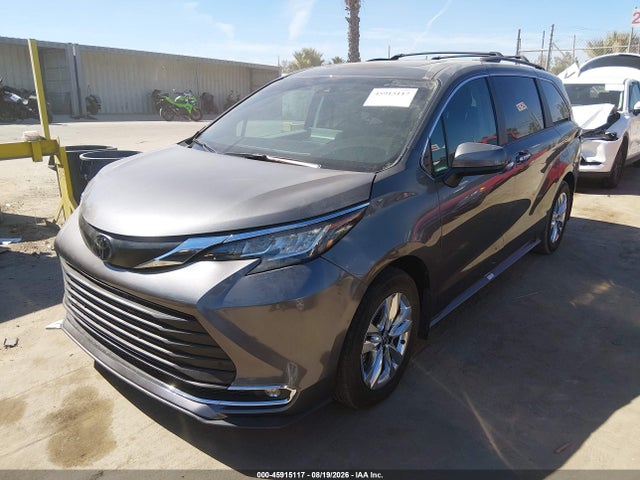 5TDJRKEC8RS186681 Toyota SIENNA XLE