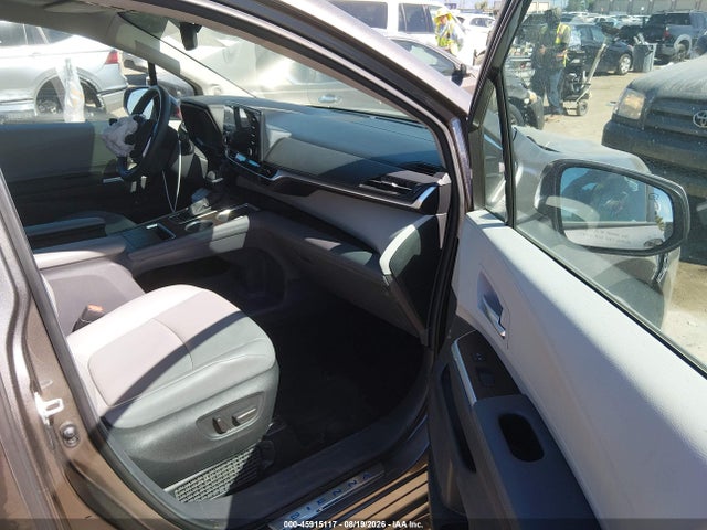 5TDJRKEC8RS186681 Toyota SIENNA XLE