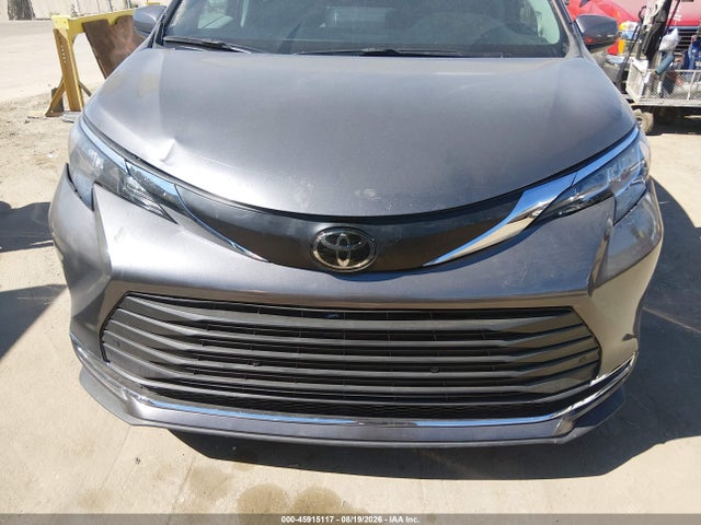 5TDJRKEC8RS186681 Toyota SIENNA XLE