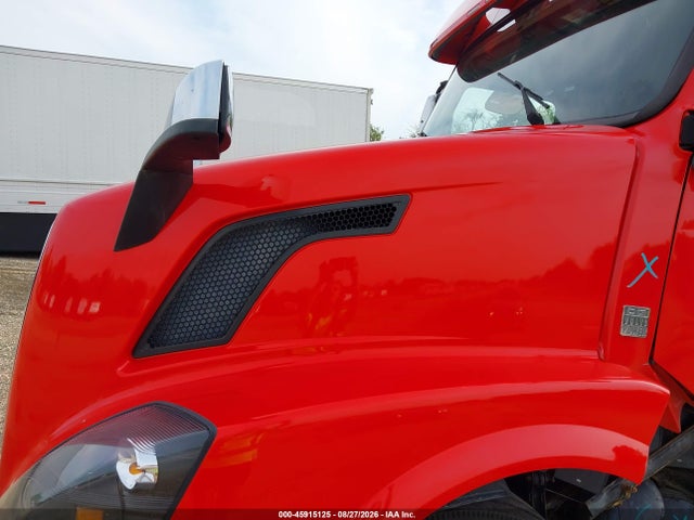 Aukcja sprzedaży 2018 Volvo Vnl, vin: 4V4NC9EH1JN895989, numer aukcji: 45915125