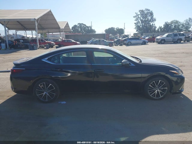 Lexus ES 300H 2023 58ADA1C15PU031308 Image 13