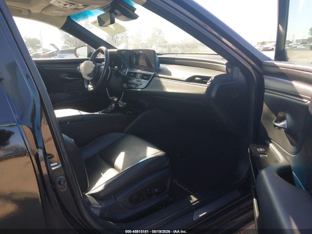 Lexus ES 300H 2023 58ADA1C15PU031308 Image 5