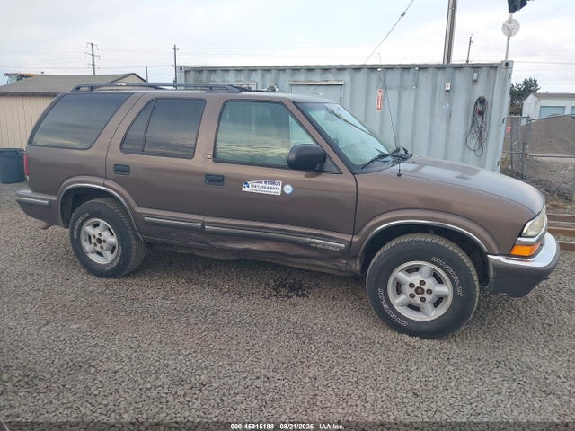 45915188 :رقم المزاد ، 1GNDT13W3X2205557 vin ، 1999 Chevrolet Blazer Ls مزاد بيع
