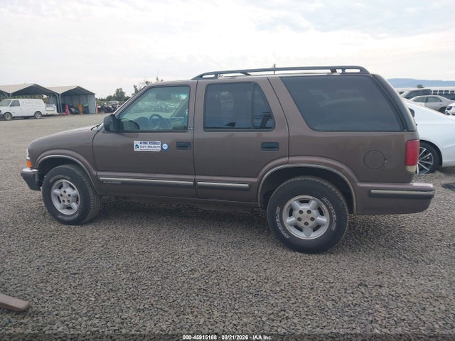 45915188 :رقم المزاد ، 1GNDT13W3X2205557 vin ، 1999 Chevrolet Blazer Ls مزاد بيع