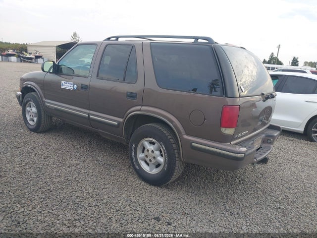 45915188 :رقم المزاد ، 1GNDT13W3X2205557 vin ، 1999 Chevrolet Blazer Ls مزاد بيع