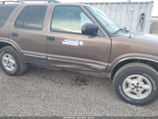 45915188 :رقم المزاد ، 1GNDT13W3X2205557 vin ، 1999 Chevrolet Blazer Ls مزاد بيع