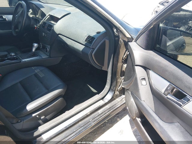 2010 Mercedes-benz C 300 Luxury/sport მანქანა იყიდება აუქციონზე, vin: WDDGF5EB3AF413085, აუქციონის ნომერი: 45915249