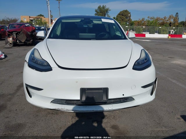45915379 :رقم المزاد ، 5YJ3E1EA0JF057579 vin ، 2018 Tesla Model 3 Long Range/mid Range مزاد بيع
