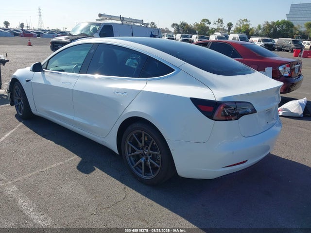 45915379 :رقم المزاد ، 5YJ3E1EA0JF057579 vin ، 2018 Tesla Model 3 Long Range/mid Range مزاد بيع