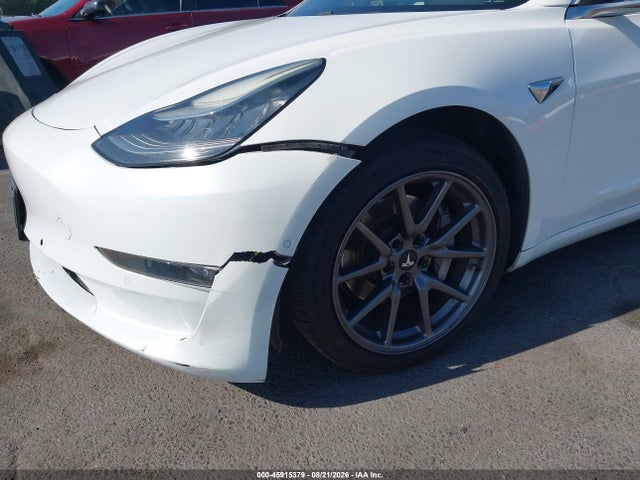 45915379 :رقم المزاد ، 5YJ3E1EA0JF057579 vin ، 2018 Tesla Model 3 Long Range/mid Range مزاد بيع