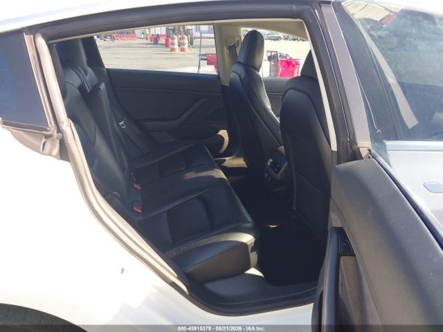 45915379 :رقم المزاد ، 5YJ3E1EA0JF057579 vin ، 2018 Tesla Model 3 Long Range/mid Range مزاد بيع