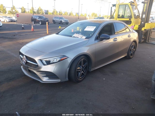 WDD3G4EB9KW017525 Mercedes-Benz A 220