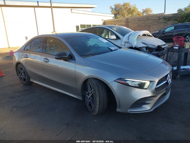 WDD3G4EB9KW017525 Mercedes-Benz A 220