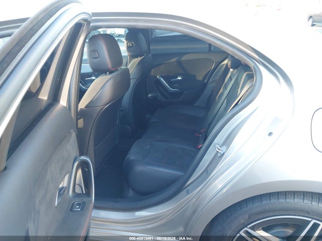 WDD3G4EB9KW017525 Mercedes-Benz A 220