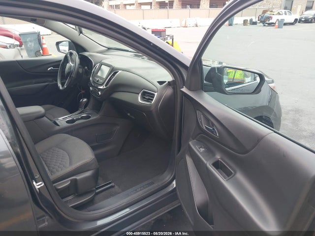 3GNAXJEV1JS517819 Chevrolet EQUINOX LT